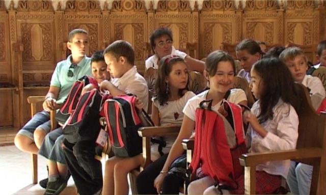 Arhiepiscopia Bucureştilor sprijiă copiii defavorizaţi
