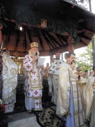 Noi porţi către ceruri în Protopopiatul Hârlău