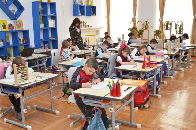 Au început înscrierile pentru anul şcolar 2012-2013