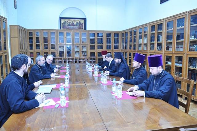 O delegaţie a Bisericii Ortodoxe din Ucraina este în vizită la Bucureşti