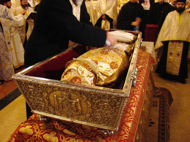 Moaştele Sfintei Parascheva au fost readuse în Catedrala mitropolitană (2007)