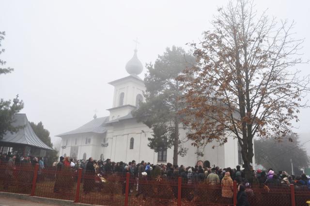 Sfinţirea ansamblului parohiei „Sfântul Ioan Botezătorul“ din Botoşani