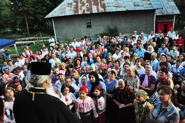 Înalt Preasfinţitul Părinte Teofan împlineşte astăzi 52 de ani