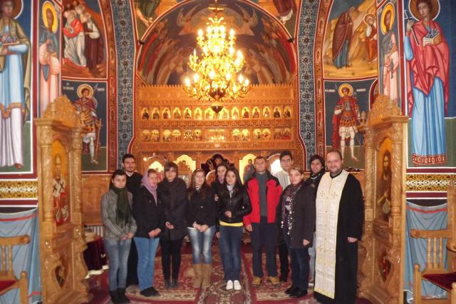 Sfânta Liturghie dedicată tinerilor din ATOR - Paşcani
