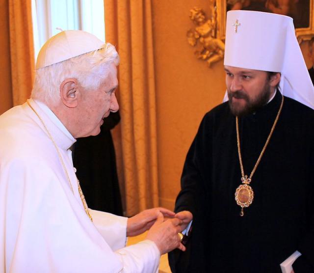 Întâlnirea dintre Papa Benedict XVI şi Mitropolitul rus Ilarion