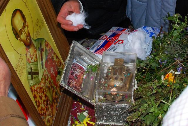 În miez de toamnă, sfinţii poposesc la Iaşi