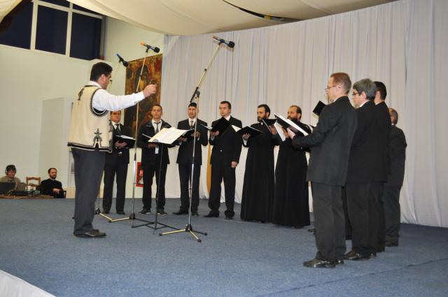 Ritmuri de muzică religioasă, populară şi patriotică la Centrul „Providenţa“