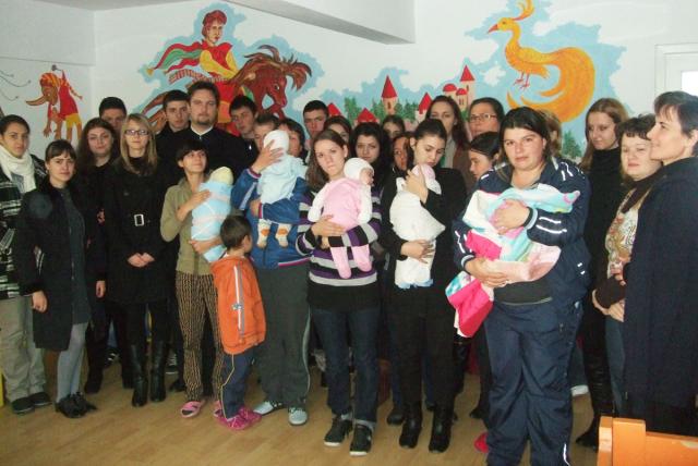 Activitate filantropică la Centrul Maternal „Micul Prinţ“ din Botoşani