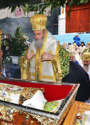 „Sfânta care unește toți Balcanii”