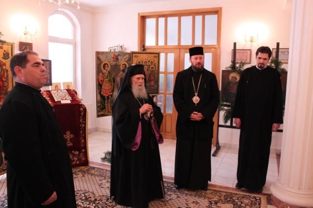 Vernisajul expoziţiei carte veche şi icoană „Mărturii ale istoriei şi spiritualităţii româneşti”, la Arhiepiscopia Râmnicului