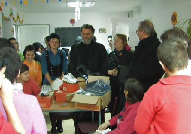 Daruri de Crăciun pentru 50 de persoane cu dizabilităţi din judeţul Sibiu