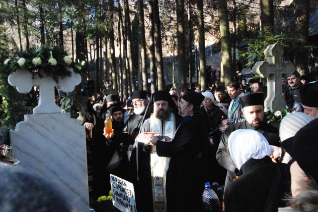 Slujbă de pomenire pentru cuvioşii părinţi ai Sihăstriei