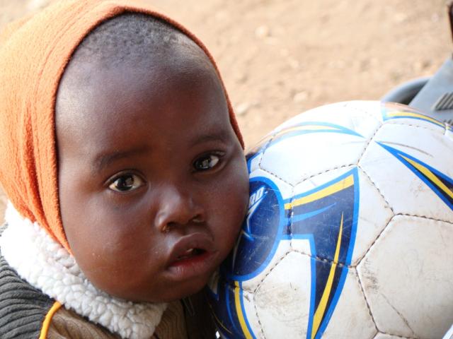 Sportiv american hrăneşte 1000 de copii din Swaziland