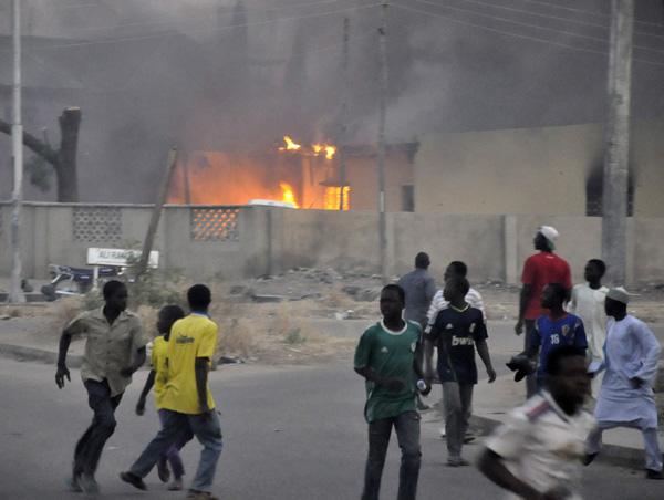 Atacurile cu bombă ucid 150 de oameni în Nigeria