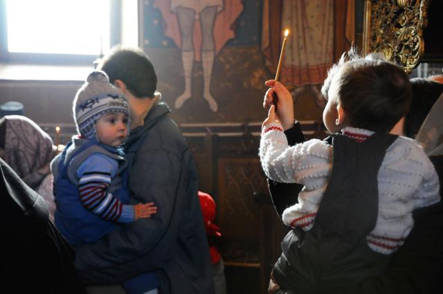 Sfinţii Atanasie şi Chiril, prăznuiţi în două biserici din Iaşi