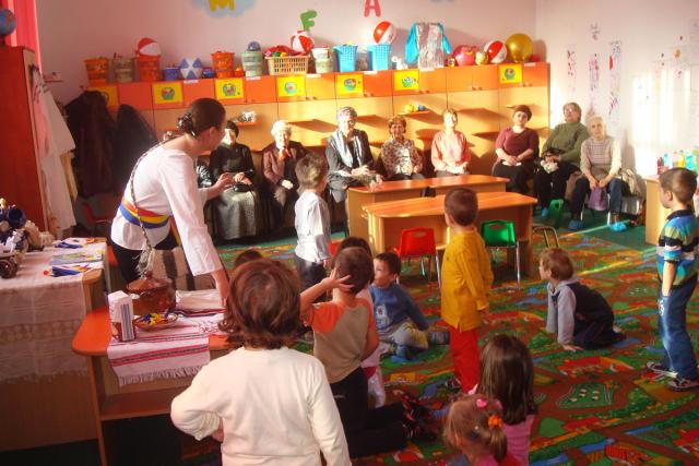 "Săptămână Românească", la Grădiniţa "Buna Vestire"