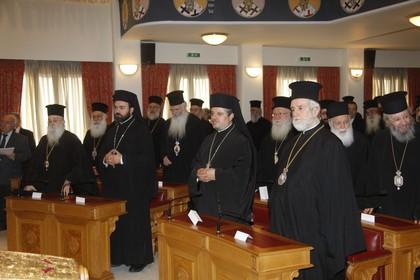 Biserica Greciei – listă cu 12 candidaţi la episcopat