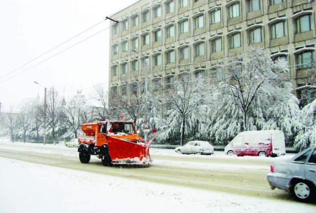 Ultima ninsoare a îngreunat din nou circulaţia în Moldova