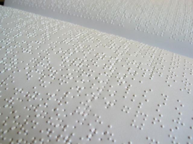 Apariţii editoriale în braille în premieră în Episcopia Severinului