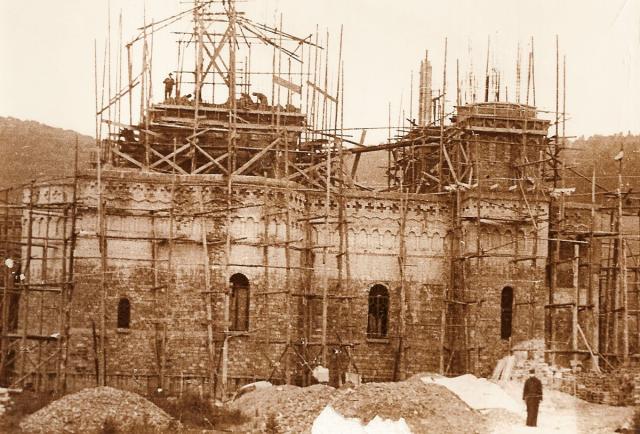 „La construcţia acestei biserici am trăit momente înălţătoare“