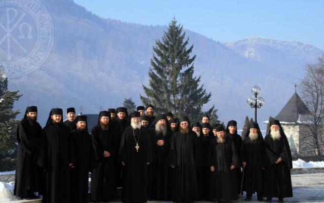 După exact 25 de ani de la călugărie, starețul Teofil de la Pângărați a trecut la Domnul
