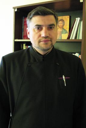 „Tinerii trebuie implicaţi în toate laturile vieţii de parohie“