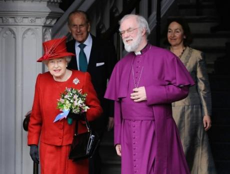 Regina Elisabeta apără credinţa creştină