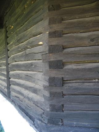 Lemnul, element de construcţie şi decor în lăcaşurile botoşănene
