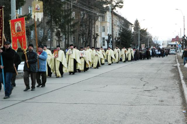 Procesiuni închinate Duminicii Ortodoxiei în Protopopiatul Oneşti
