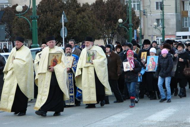 Procesiuni închinate Duminicii Ortodoxiei în Protopopiatul Oneşti