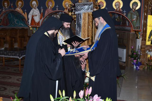 Noi stareţi la Mănăstirile Pângăraţi şi Horaiţa