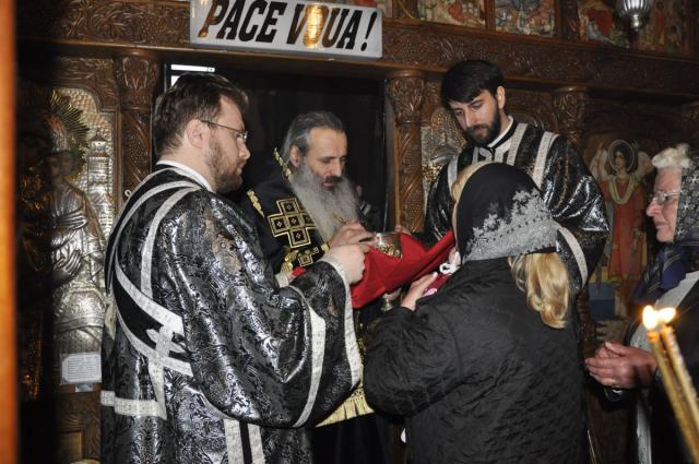 ÎPS Teofan: "Să nu fim doar credincioşi de duminică”
