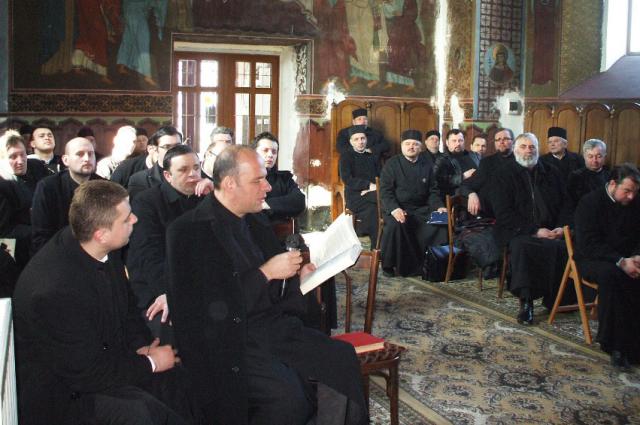 Întruniri preoţeşti în trei protopopiate din Mitropolia Moldovei şi Bucovinei