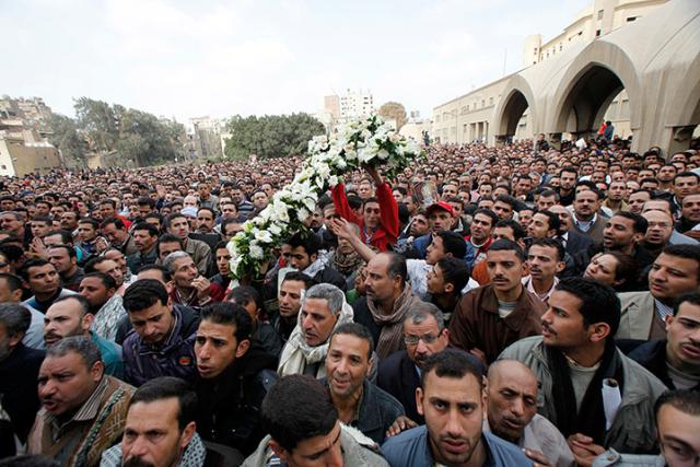 Zeci de mii de oameni la funeraliile Papei Shenouda