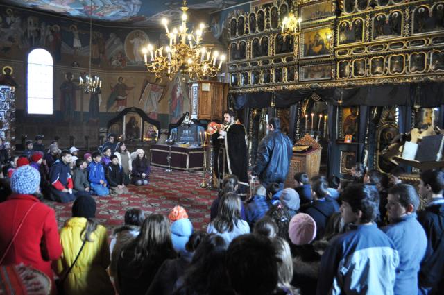 Liturghia copiilor la Câmpulung Moldovenesc
