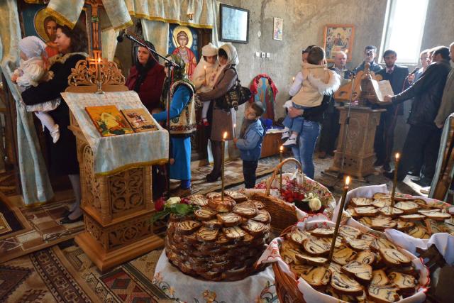 Liturghie arhierească la cea mai mică parohie din protopopiatul Pașcani