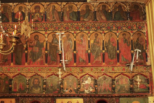 Piatră şi lemn, împletite în destinul ctitoriei domneşti de la Şcheia