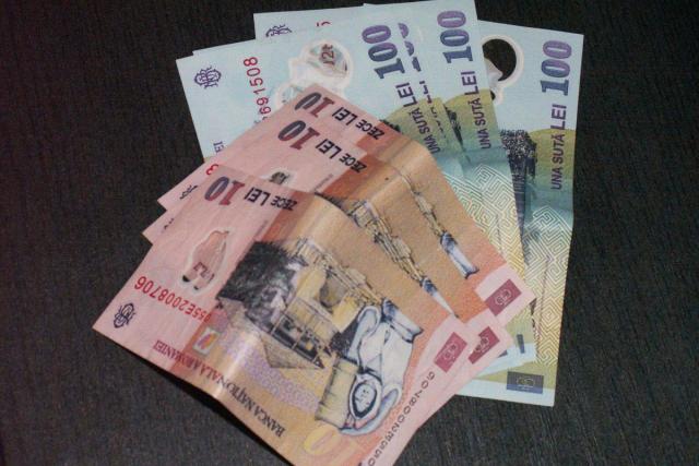 Din iunie, salariile bugetarilor cresc cu 8%
