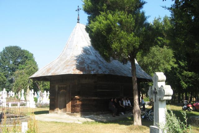 O moştenire aşezată pe lemn, în bisericuţele Sucevei