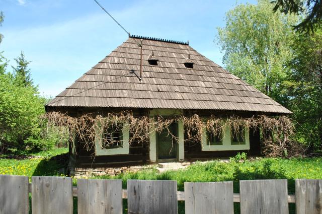Căsuţa lui Dumnezeu de la Horodnic de Jos