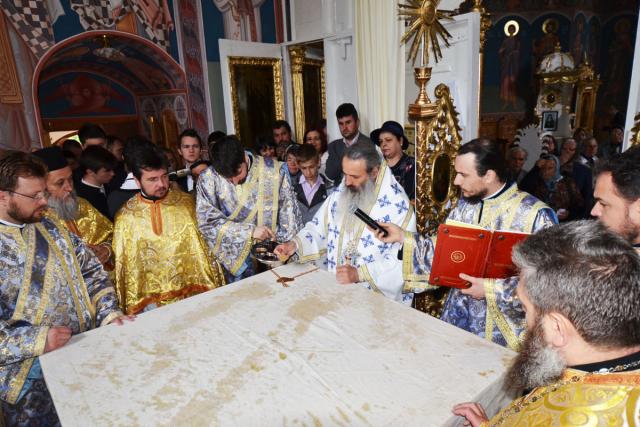 „Zidim biserici din dorul de viaţa veşnică“
