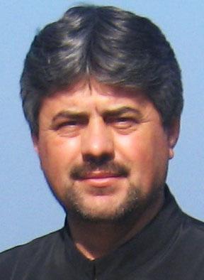 „Omul cel mai înalt înaintea lui Dumnezeu este cel care stă în genunchi şi se roagă“
