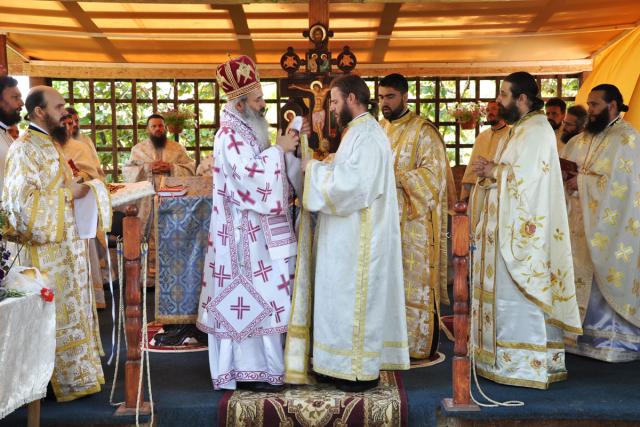„Astăzi, Biserica prăznuieşte roadele Duhului Sfânt“