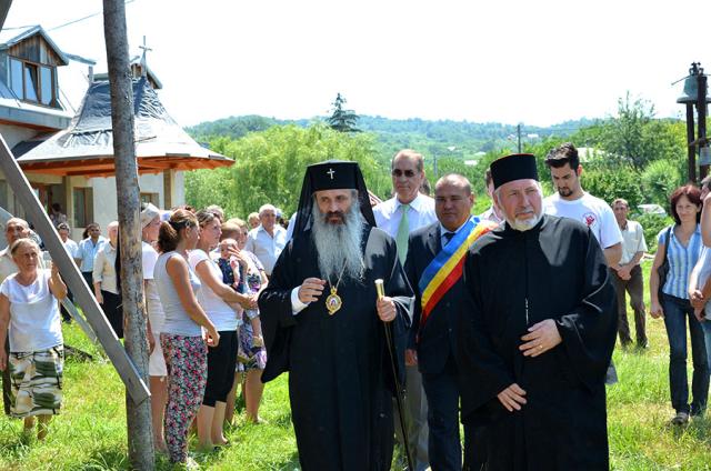 O zi cu mitropolitul prin parohiile Moldovei