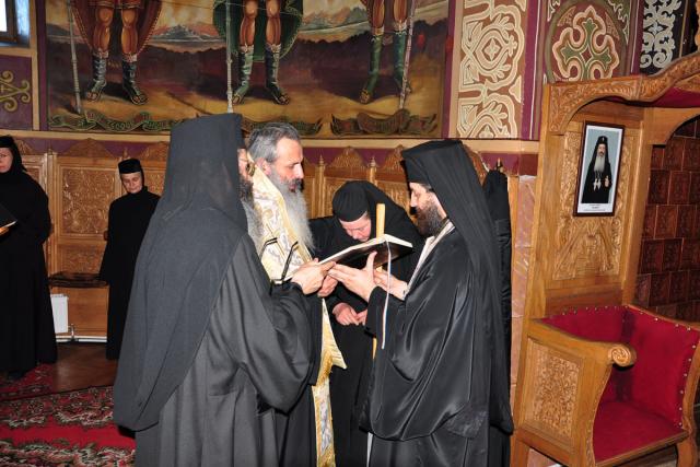 O nouă stareţă pentru Mănăstirea Peştera din judeţul Neamţ
