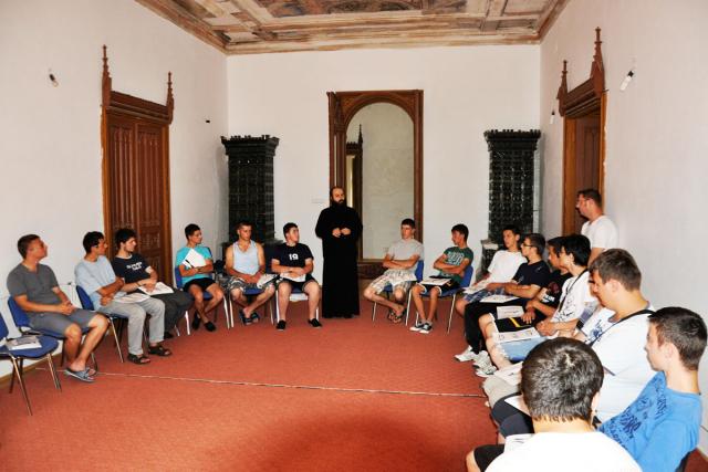 Şcoală de vară pentru elevii seminarişti din Arhiepiscopia Iaşilor