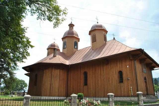 Biserica din Capu' Satului, un giuvaier din ţara lemnului
