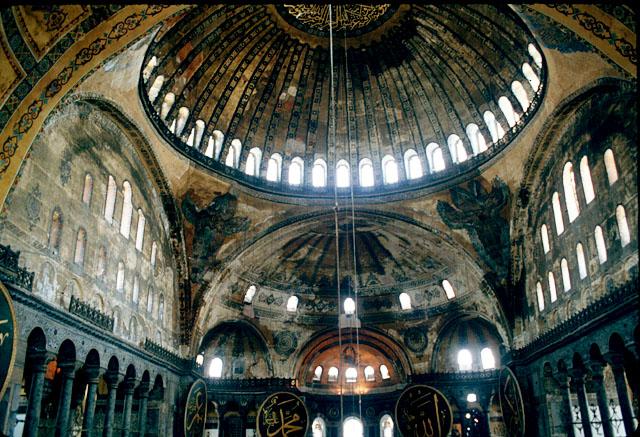 Enoriaşii de la parohia „Izvorul Tămăduirii“ CUG, în pelerinaj la Constantinopol