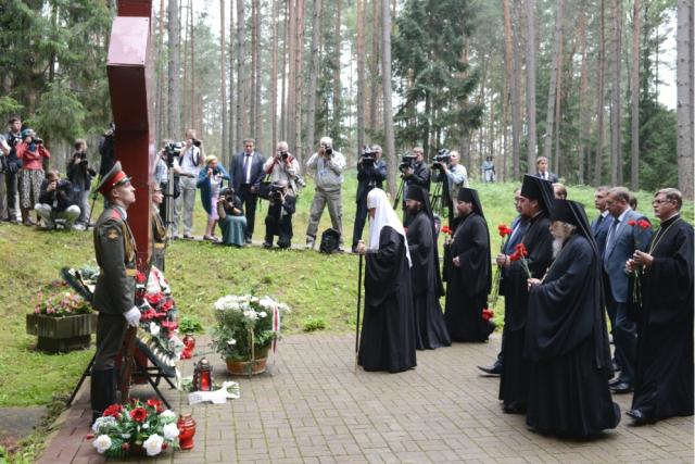 Biserică pe locul execuţiilor de la Katyn – Golgota Rusiei