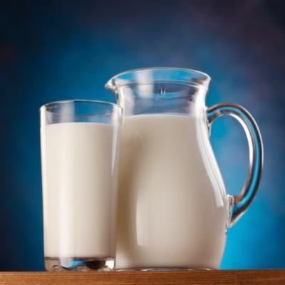 Organismul are nevoie de 250 ml de lapte zilnic